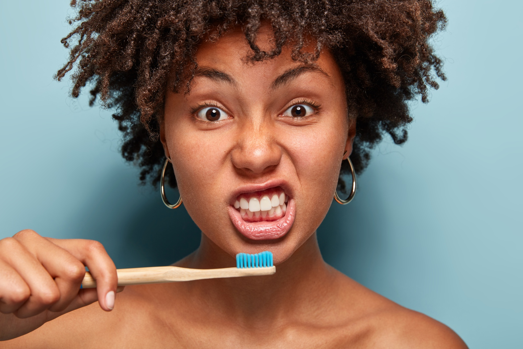 Pasta da Colgate tem comercialização proibida pela Anvisa