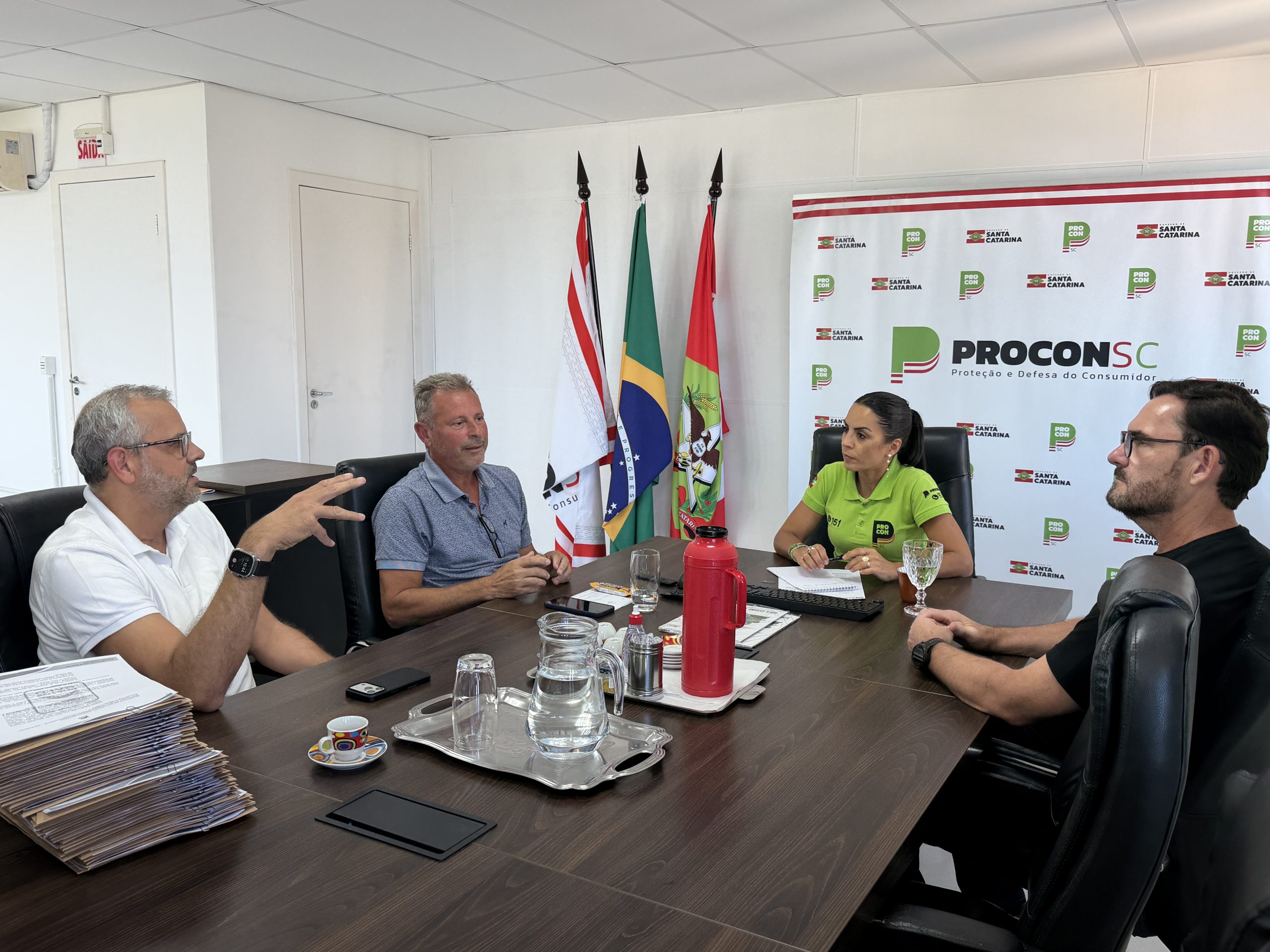 PROCON/ SC faz reunião com Sindicato dos Postos de Combustíveis de Florianópolis